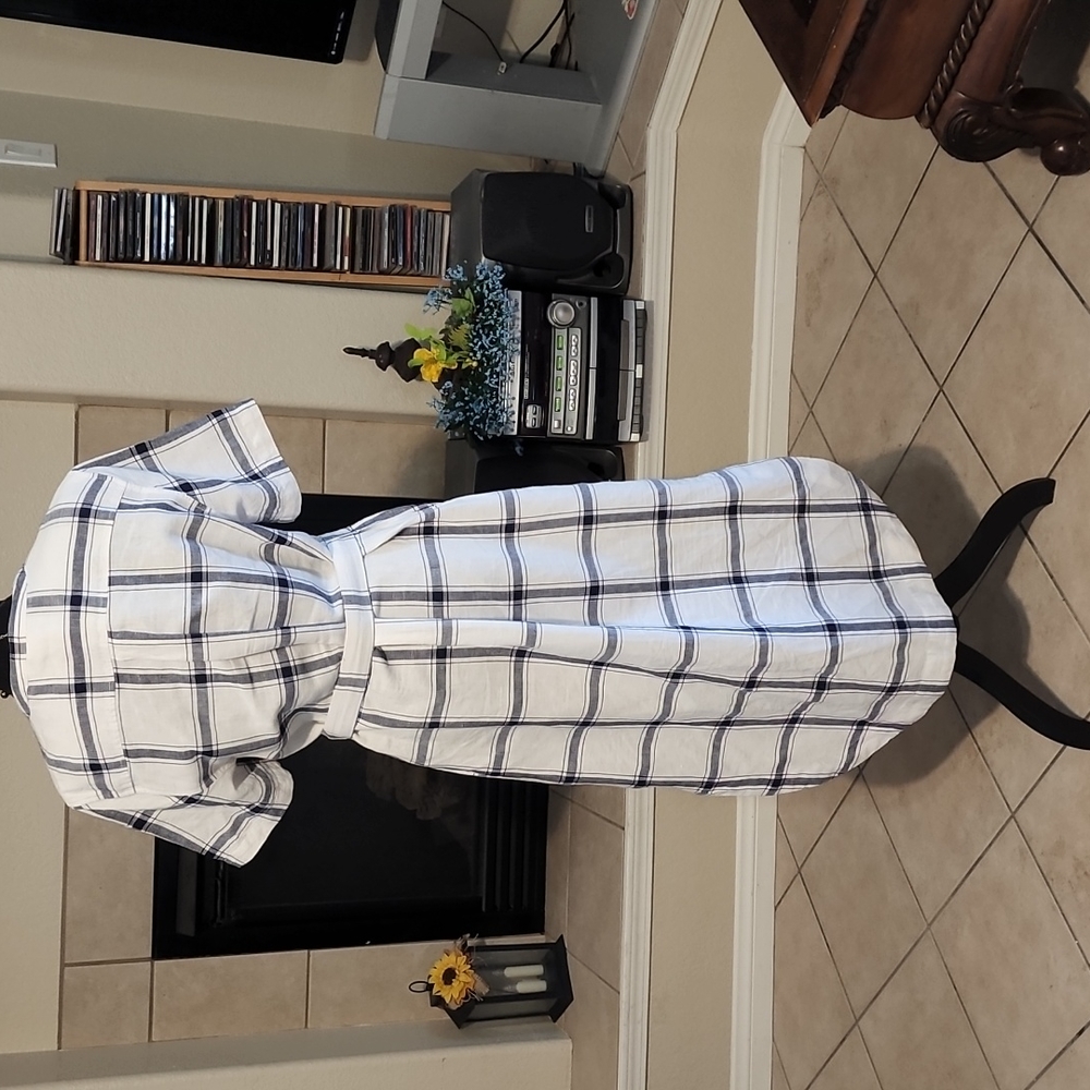 Dress - Picture 3 of 9